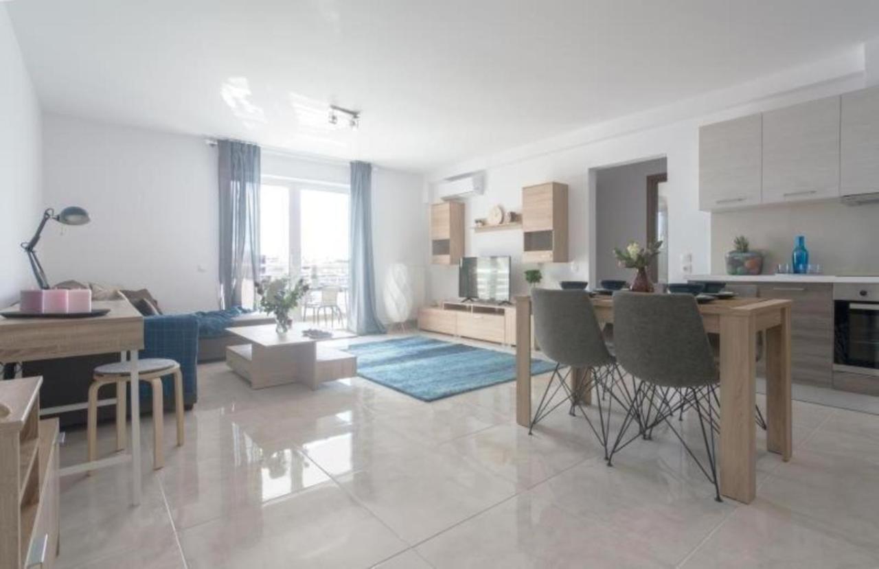 New Spacious Apartment Located In Piræus Eksteriør billede