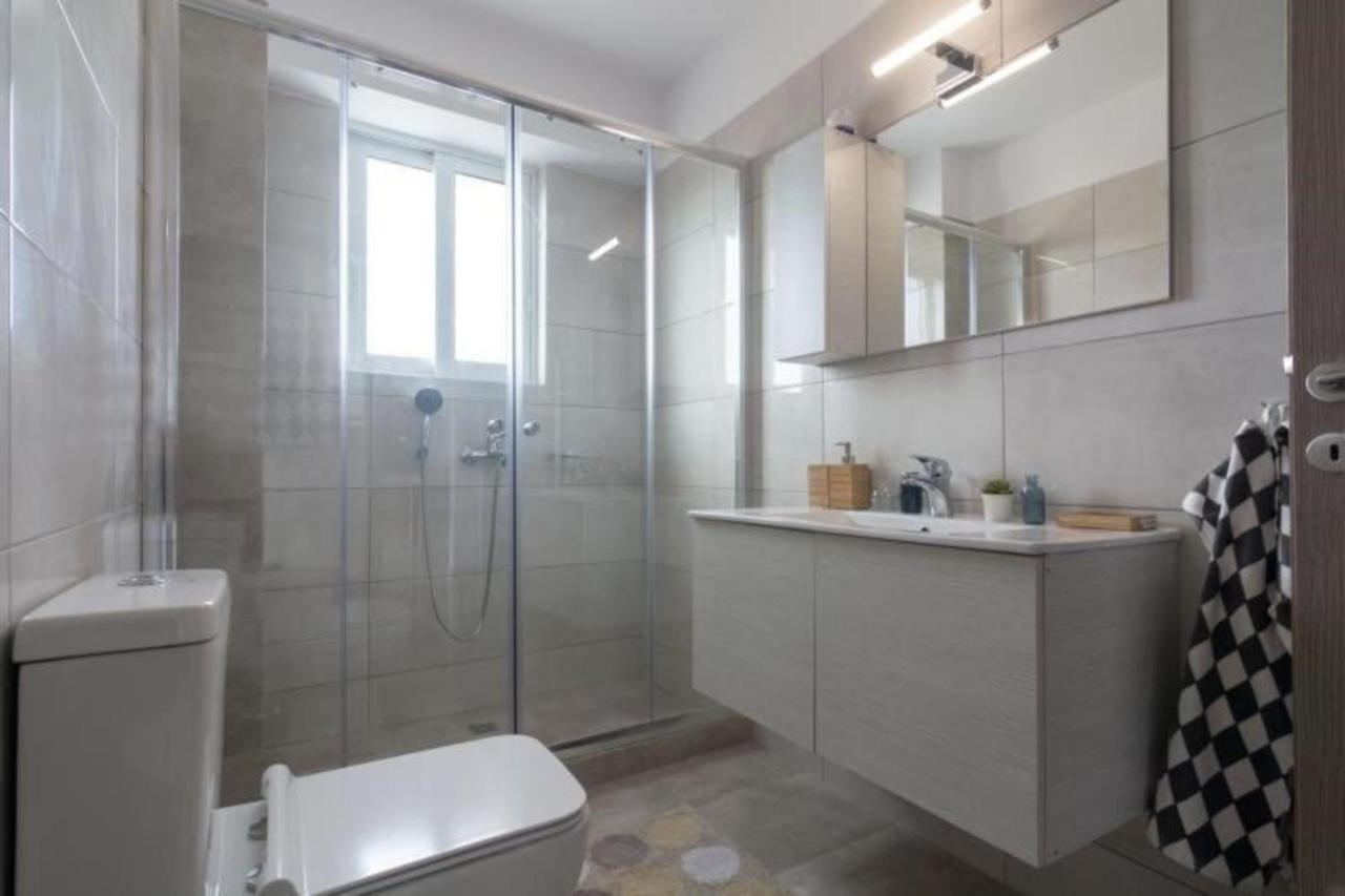 New Spacious Apartment Located In Piræus Eksteriør billede